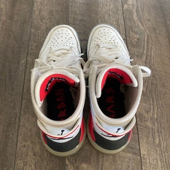 AIR JORDAN Mars 270 White Fire Red Basketball Shoes Sneakers Youth 5 - Picture 8 of 15